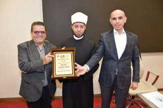 وزير الأوقاف يستقبل طلاب مدرسة...