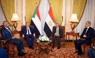 وزير الخارجية والهجرة يستقبل وزير...