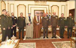 وزير الدفاع يلتقى النائب الأول...