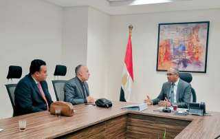 نائب وزير الاسكان يلتقي مسئولي...