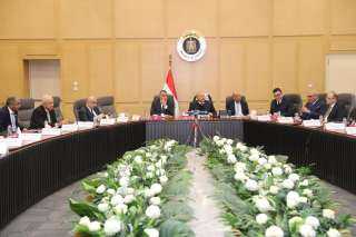 وزير الصناعة والنقل يترأس الاجتماع...