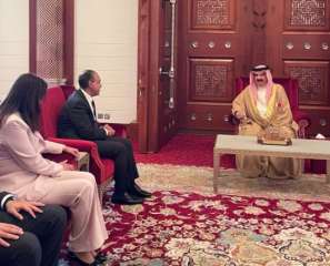 وزير الخارجية والهجرة يلتقي بجلالة...