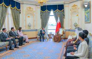 وزير الخارجية والهجرة يجتمع بسمو...