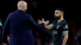 آرني سلوت: محمد صلاح لاعب...