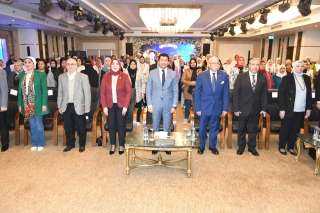 وزير الشباب والرياضة يلتقي منسقات...