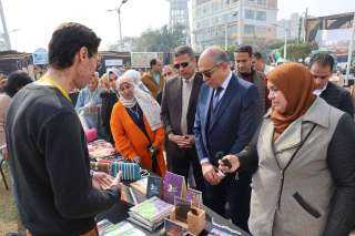 محافظ المنيا يفتتح معرض “أيادي...