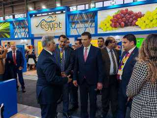 وزير الزراعة يشهد افتتاح معرض...