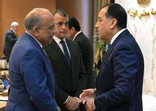 وزير الكهرباء يستعرض جهود تحسين...