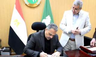 محافظ لشرقية يعتمد نتيجة امتحانات...