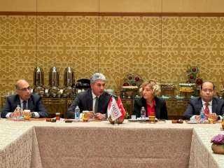 وزير السياحة والآثار يختتم لقاءاته...