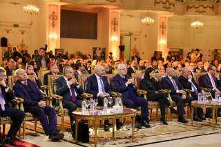 وزير التربية والتعليم يشارك في...