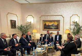 وزير الطيران المدني يوجّه بتقديم...