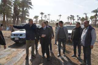 محافظ أسيوط يتابع أعمال رفع...