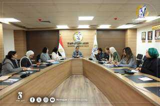 المستشارة أمل عمار تلتقى وفد...