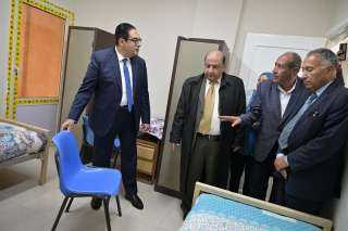 رئيس جامعة القاهرة يفتتح أعمال...