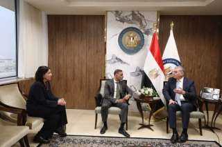 وزير البترول يستقبل رئيس شركة...