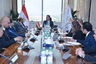 وزير التموين يبحث مع رئيس...