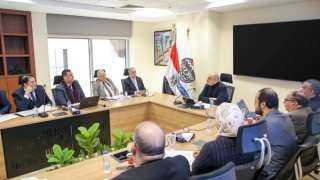 وزير قطاع الأعمال العام يتابع...