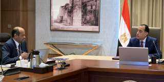 رئيس الوزراء يتابع مع رئيس...