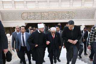 وزير الأوقاف في استقبال حاكم...
