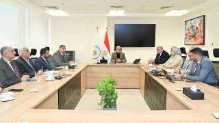 وزير الرى يتابع إجراءات إستثمار...
