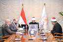 وزير الأوقاف يبحث مع مدير...