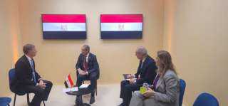 وزير الاتصالات يلتقى مع الرئيس...