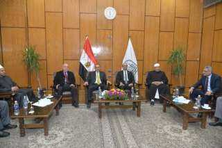 محافظ أسيوط وِرئيس الجامعة يشهدان...