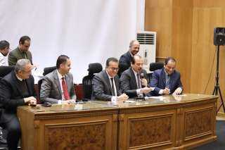 وزير الصحة يشهد قرعة اختيار...