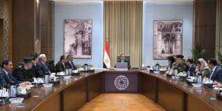رئيس الوزراء يتابع الموقف التنفيذي...