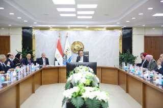 وزير قطاع الأعمال العام يترأس...
