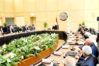 وزير الصناعة والنقل يبحث مع...