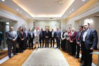 وزير التعليم العالي يستقبل خبراء...