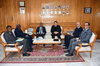 جامعة حلوان تستقبل سفير السودان...