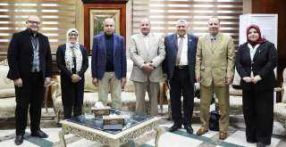 محافظ المنيا يستعرض إنجازات هيئة...