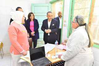 محافظ أسيوط يتفقد مركز صحي...