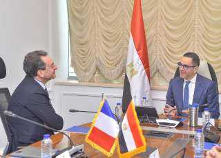 وزير الاستثمار والتجارة الخارجية يبحث...