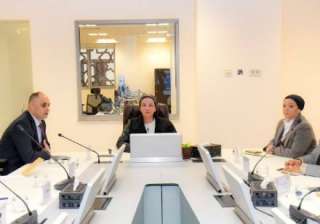 وزيرة البيئة تلتقى بالعاملين بالإدارة...