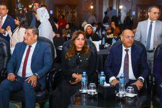 وزيرة التنمية المحلية تشهد المؤتمر...