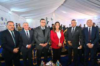 وزير الإسكان يشارك في إطلاق...