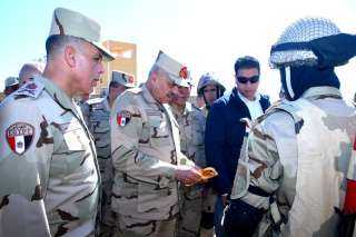 رئيس الأركان يتفقد إجراءات التأمين...