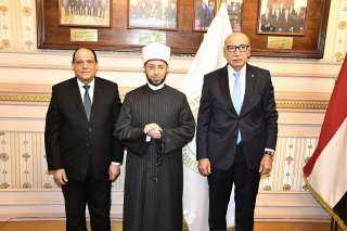 وزير الأوقاف ورئيس محكمة النقض...