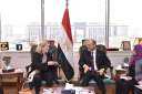 وزير العمل يلتقي وفدًا من...