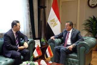 خالد عبدالغفار يستقبل وزير الدولة...
