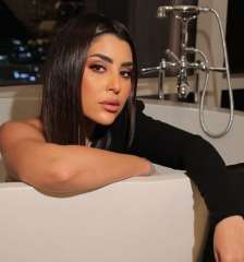 آيتن عامر تثير الجدل بجلسة...
