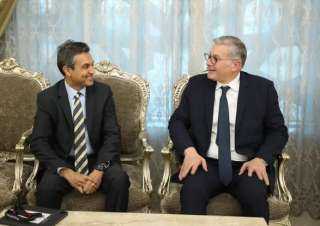 وزير البترول يلتقى بوفد شركة...