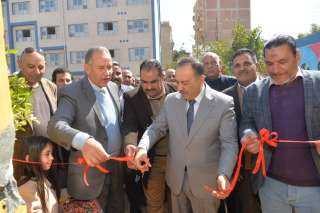 محافظ أسيوط يفتتح الصوب الزراعية...
