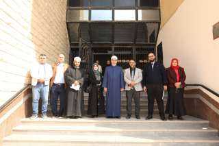رئيس جامعة الأزهر يتفقد لجان...