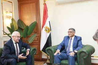 محافظ الجيزة يلتقى سفير دولة...