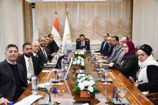 وزير الشباب يلتقي بمجلس إدارة...
